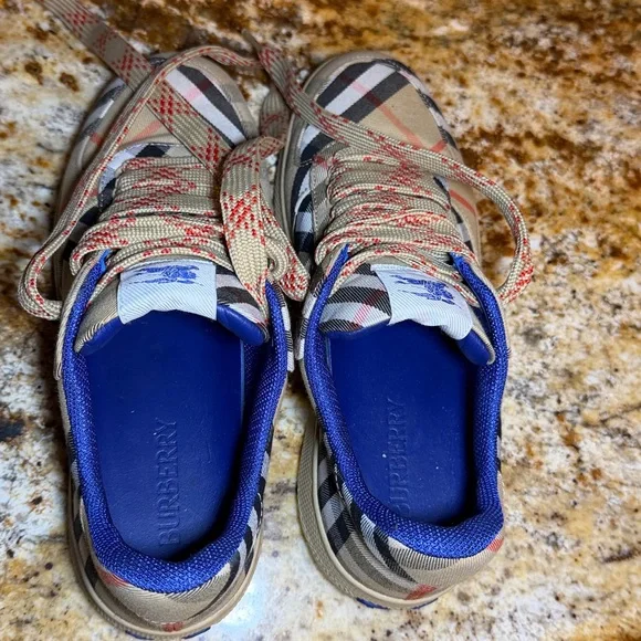 Burberry (unisex)
Terrace Check Low Top Sneakers - Picture 11 of 11